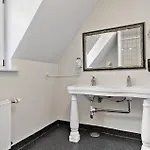 5 Bedroom Cozy In