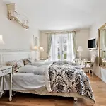 5 Bedroom Cozy In Prázdninový dům *