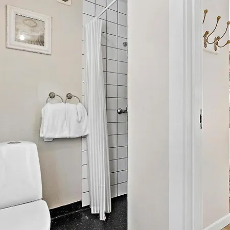Casa vacanze 5 Bedroom Cozy In Fåborg