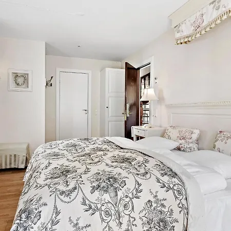 Semesterbostad 5 Bedroom Cozy In Fåborg